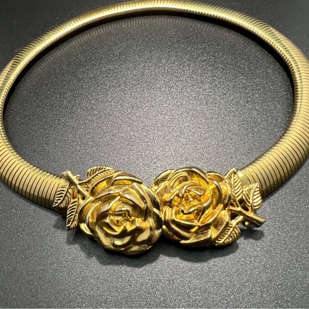Vintage Serpentine Collar Large Double Rose Front Clasp Gold Plated